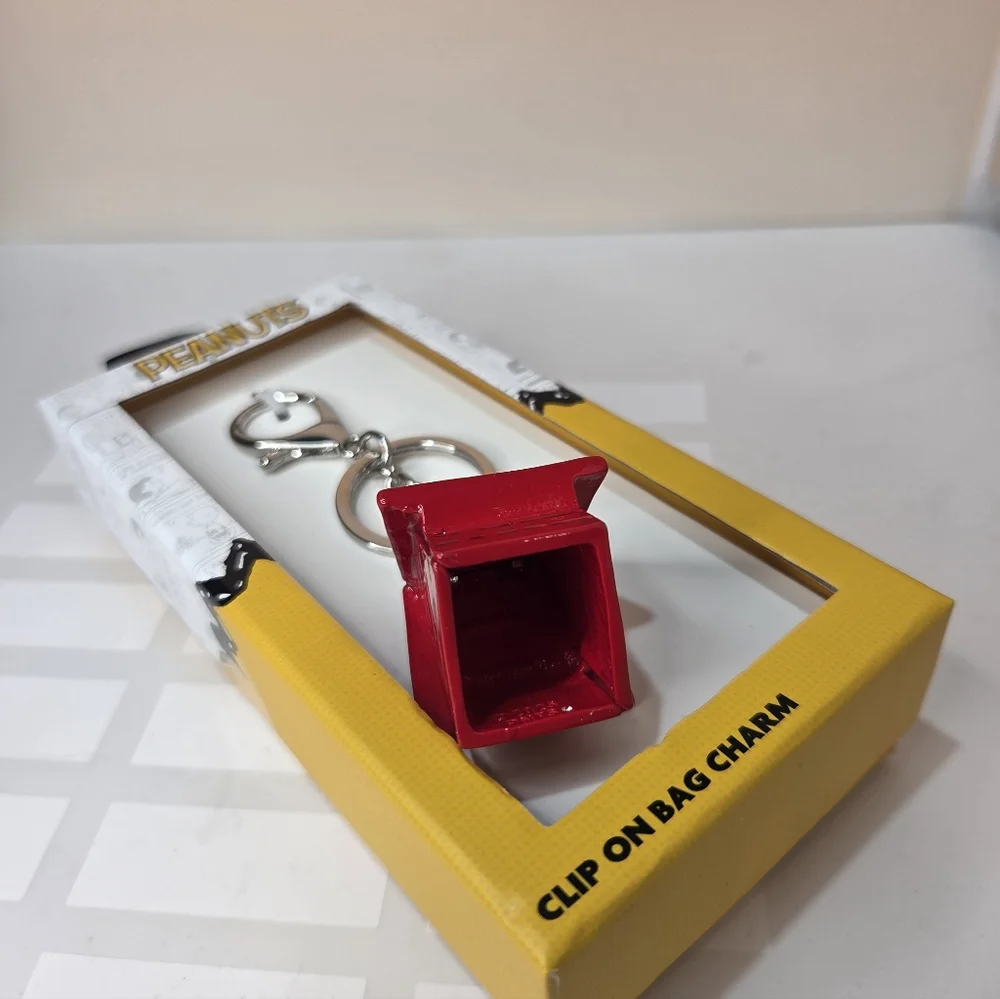 Peanuts bag charm